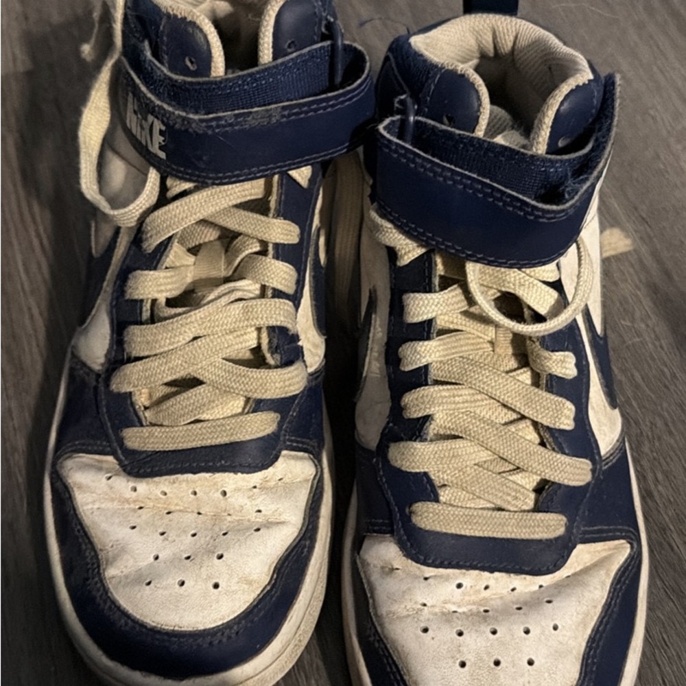 Nike Kids High-Top Sneakers in Navy and White